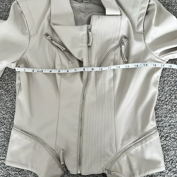 Women’s Blank NYC Cream Faux Leather Jacket. Size Medium. - Picture 8 of 10